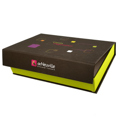 Magnetic closure filp lid gift box with paper insert